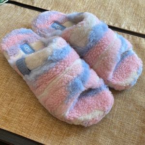 Cotton candy colored ugg slippers NEW